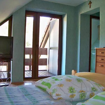 Dw Zlote Klosy Homestay Wrony